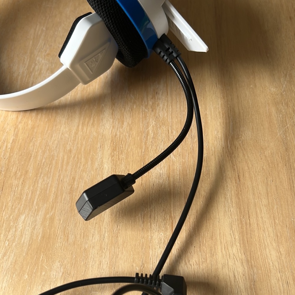 Turtle Beach Headset - Picture 2 of 5